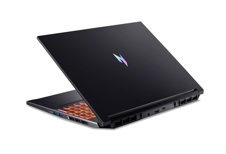 Acer Nitro V 16 ANV16-72-918V Intel Core 9 270H Computer portatile 40,6 cm (16") WQXGA 32 GB DDR5-SDRAM 1 TB SSD NVIDIA GeForce RTX 5070 Wi-Fi 6 (802.11ax) Windows 11 Home Nero