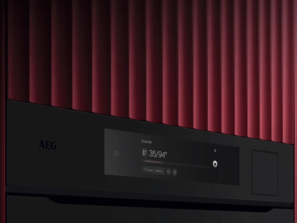 AEG Forno Incasso Steam Pro (100% Vapore, 50% Vapore, 25 %Vapore + Sous Vide) + Wi Fi + Camera Classe A++ 60 Cm TP9SB881DT