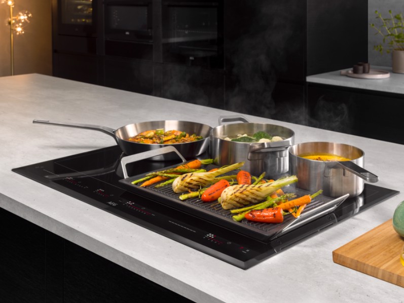 AEG IKE86683FB Nero Da incasso 80 cm Piano cottura a induzione 6 Fornello(i)