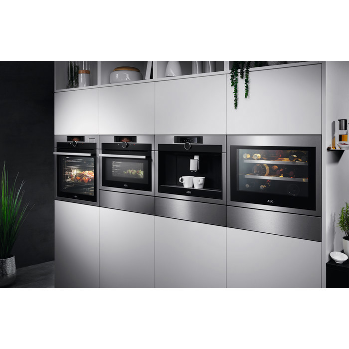 AEG KWE884520M Cantinetta termoelettrica Da incasso Acciaio inossidabile 18 bottiglia/bottiglie
