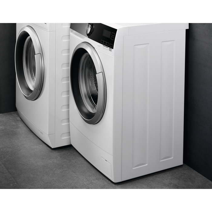 AEG L6SE74B lavatrice Libera installazione Caricamento frontale 7 kg 1400 Giri/min D Bianco