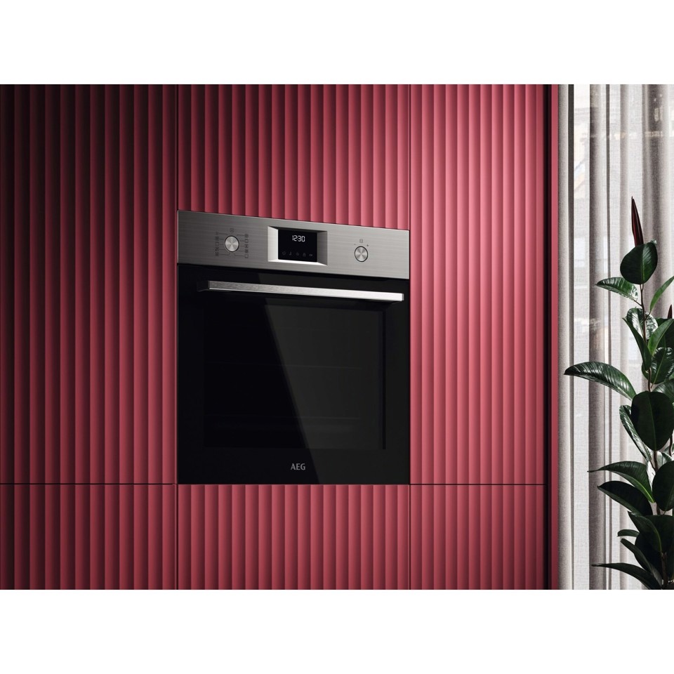 AEG Series 5000 TU5PB43SM 72 L 3490 W Nero, Acciaio inox