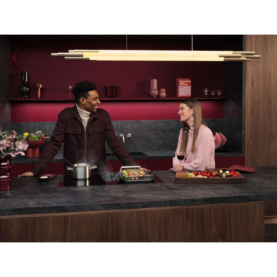 AEG TH84CB03FB Nero Da incasso 80 cm Piano cottura a induzione 5 Fornello(i) Cappa da incasso