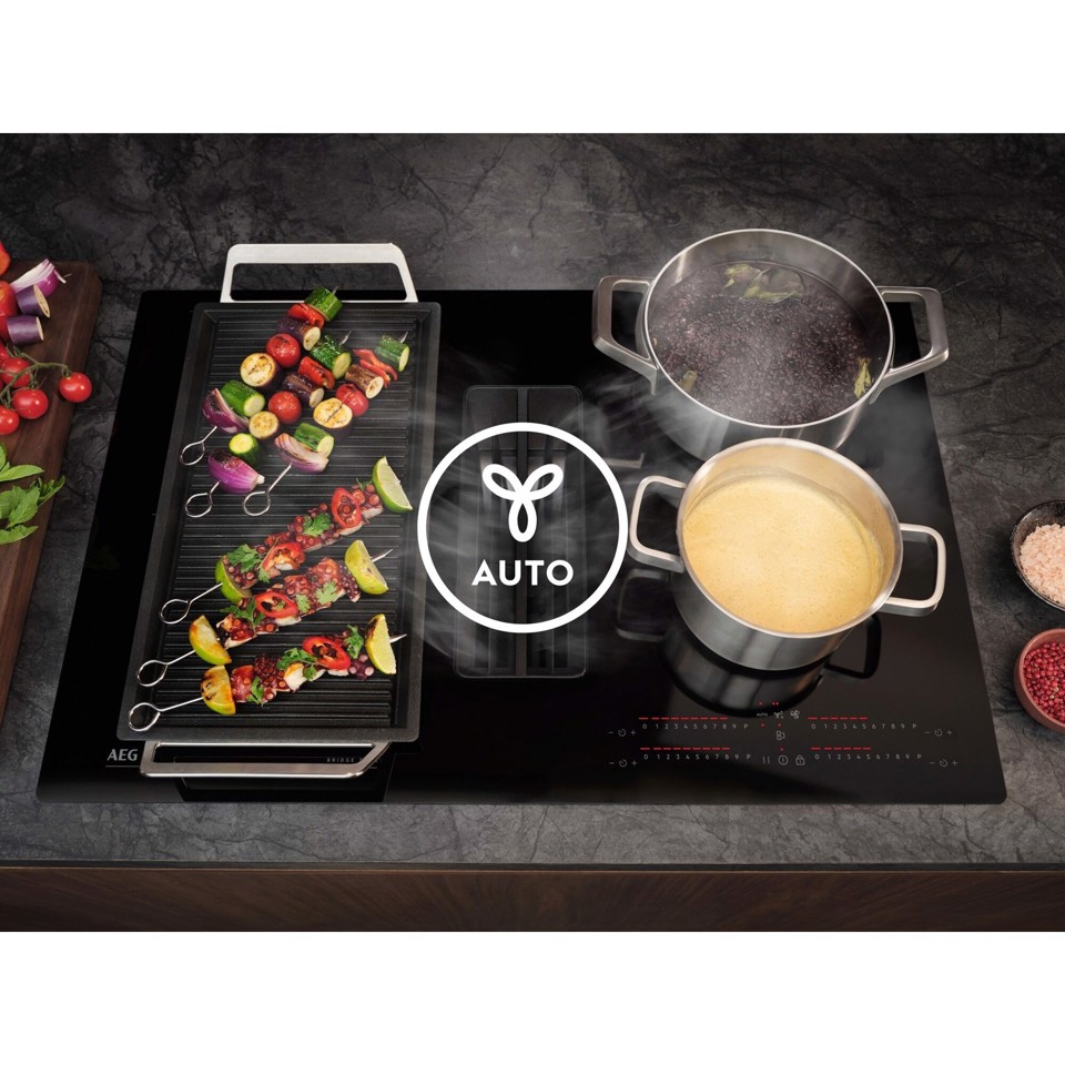 AEG TH84CB03FB Nero Da incasso 80 cm Piano cottura a induzione 5 Fornello(i) Cappa da incasso