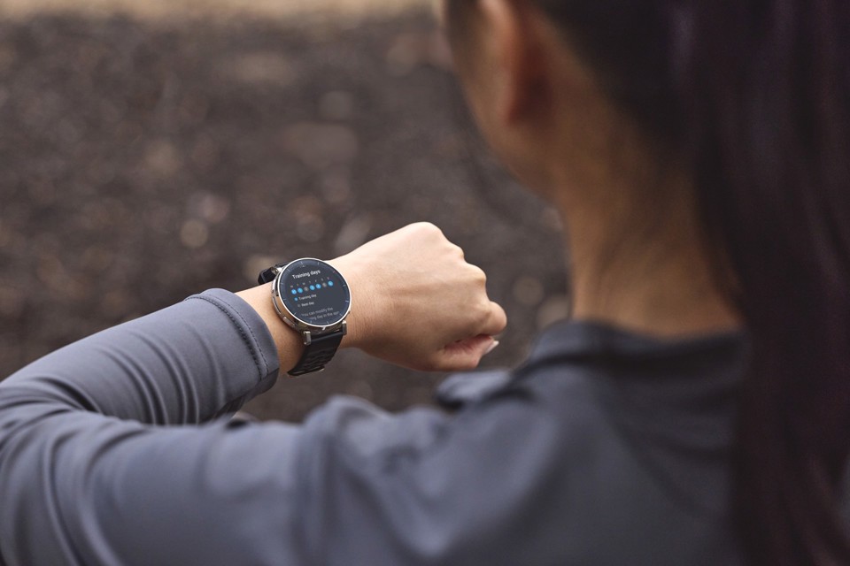 Amazfit Active 3 3,35 cm (1.32") AMOLED Digitale 466 x 466 Pixel Touch screen Oro GPS (satellitare)