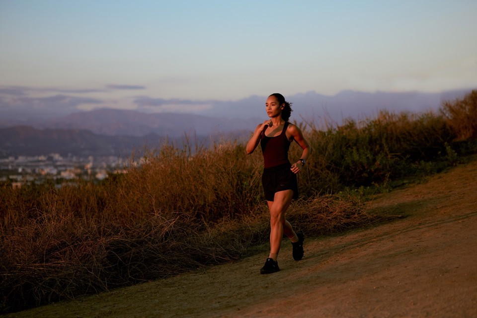 Amazfit Active Max display ultra luminoso da 1,5 pollici, 4 GB di memoria, mappe offline, monitoraggio dell'energia BioCharge