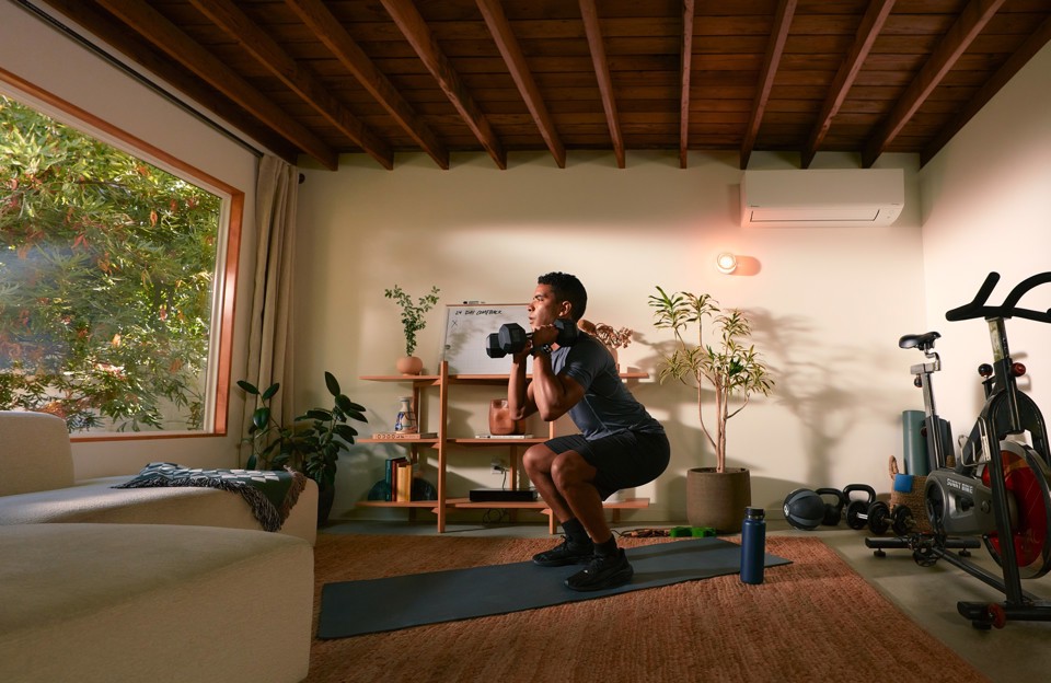 Amazfit Active Max display ultra luminoso da 1,5 pollici, 4 GB di memoria, mappe offline, monitoraggio dell'energia BioCharge