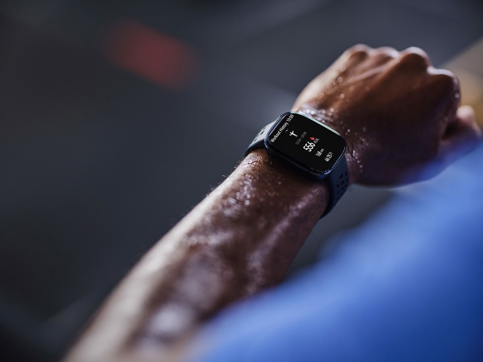 Amazfit Bip 6 Black 5 cm (1.97") AMOLED Digitale 390 x 450 Pixel Touch screen Nero GPS (satellitare)