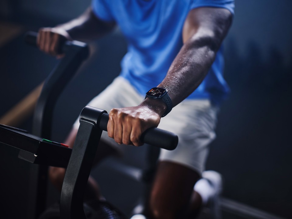 Amazfit Bip 6 Black 5 cm (1.97") AMOLED Digitale 390 x 450 Pixel Touch screen Nero GPS (satellitare)