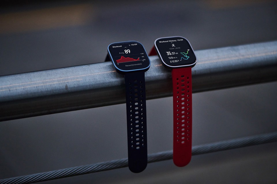 Amazfit Bip 6 Red 5 cm (1.97") AMOLED Digitale 390 x 450 Pixel Touch screen Argento GPS (satellitare)