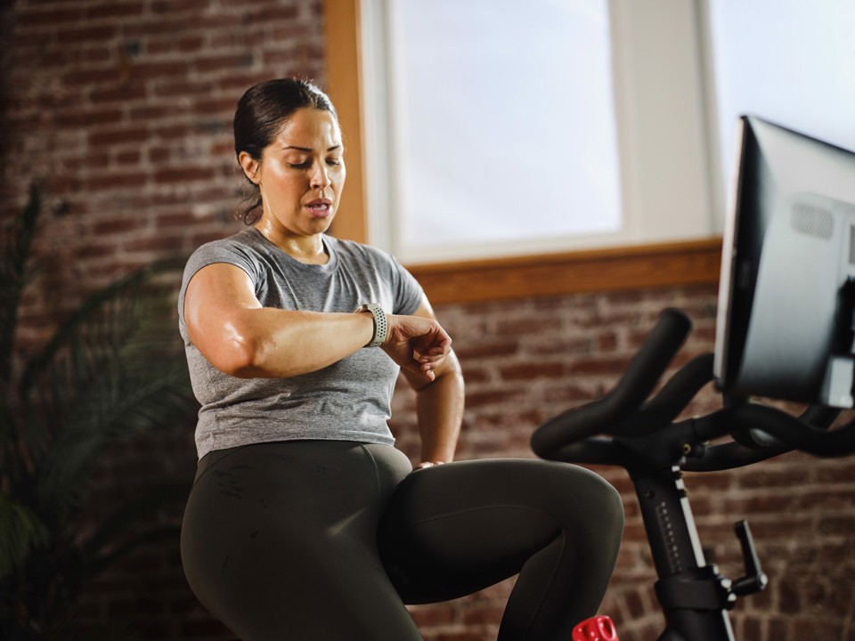 Amazfit Bip 6 Stone 5 cm (1.97") AMOLED Digitale 390 x 450 Pixel Touch screen Oro GPS (satellitare)