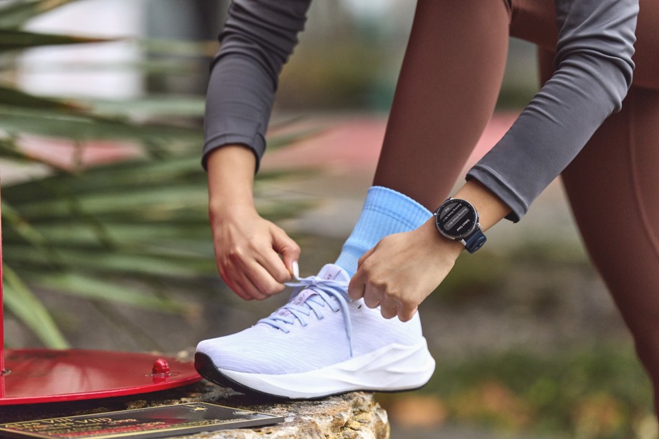 Amazfit W2558GL2N smartwatch e orologio sportivo 3,35 cm (1.32") AMOLED Digitale 466 x 466 Pixel Touch screen Argento GPS (satellitare)