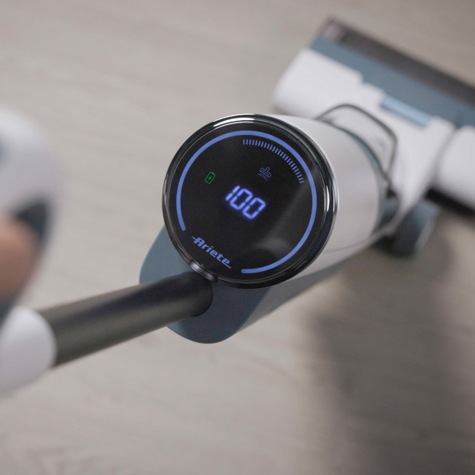 Ariete 2483 Aqua Force Wash & Vacuum, Aspirapolvere Intelligente, Lavapavimenti cordless, Senza fili, Aspira e lava, Peli animali, Sporco liquido e secco, Capacità 700ml, Accessori inclusi