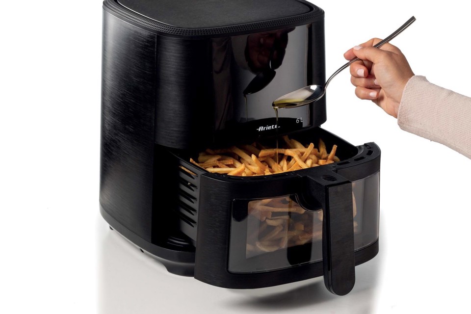 Ariete 4626 Airy Fryer 6L, Friggitrice ad aria, 1300 W, Capacità 6L, Capacità di cottura 2,5kg, 8 programmi preimpostati, Temperatura fino a 200°, Cestello trasparente per controllo cottura, Nero mod.4626/00
