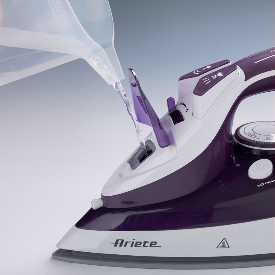 Ariete 6243 Steam Iron - Ferro da stiro con piastra in ceramica - Colpo vapore 140 gr/min - Serbatoio 320 ml - 2200 W - Bianco e Porpora
