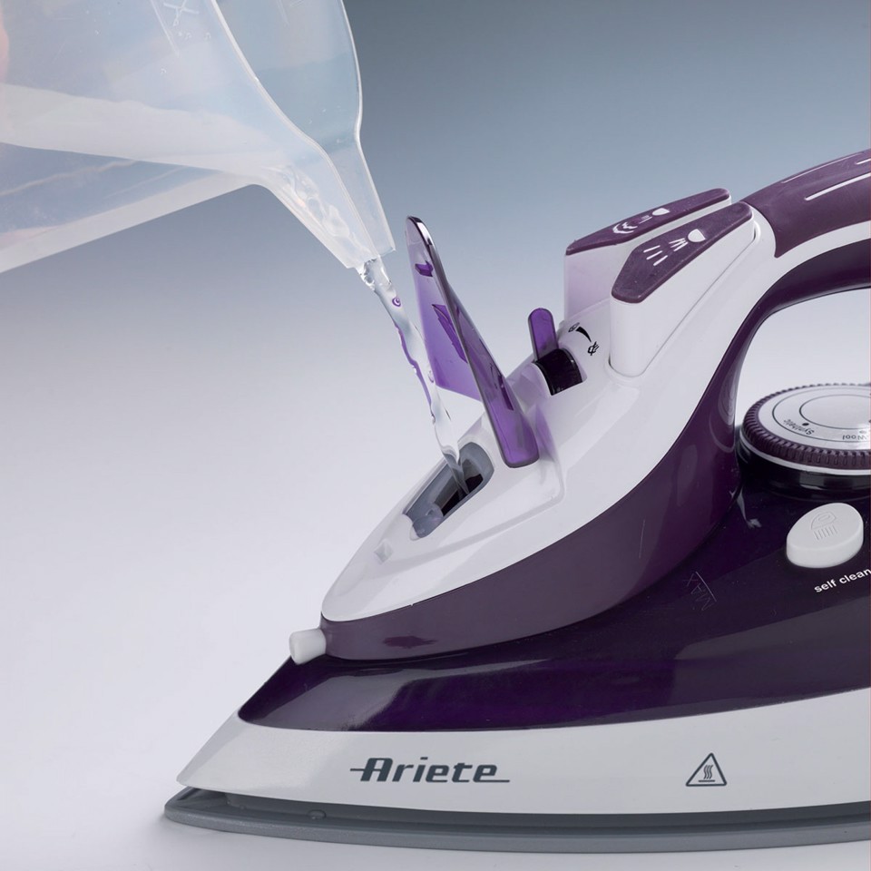 Ariete 6243 Steam Iron - Ferro da stiro con piastra in ceramica - Colpo vapore 140 gr/min - Serbatoio 320 ml - 2200 W - Bianco e Porpora