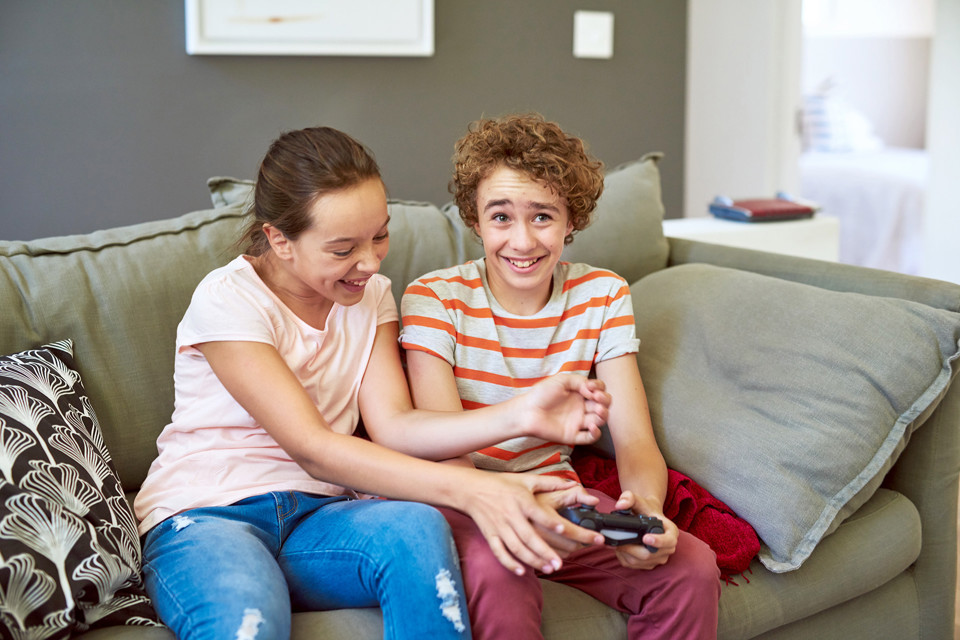 AVM FRITZ!Box 4040 International router wireless Gigabit Ethernet Dual-band (2.4 GHz/5 GHz) Rosso