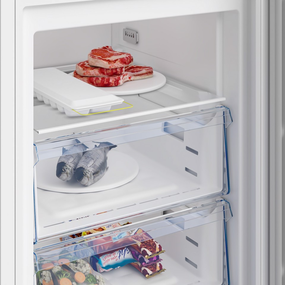 Beko B3RFNE274W: Congelatore Verticale, Total No-Frost, 220 L, 59.5 cm