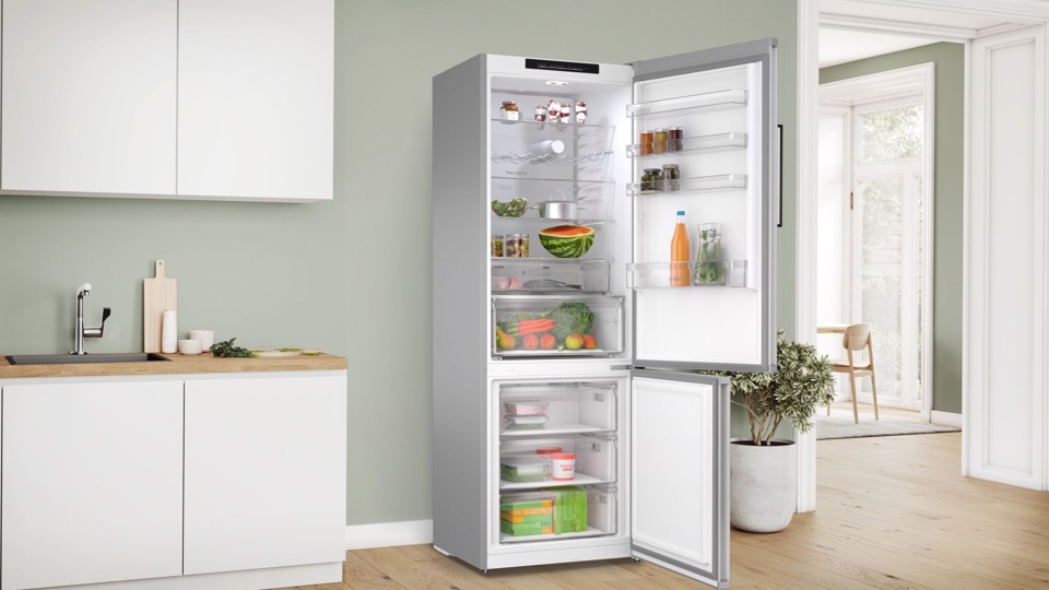 Bosch KGN492LCF Serie 4 Frigorifero Combinato da libera installazione 203 x 70 cm Metal look Classe C