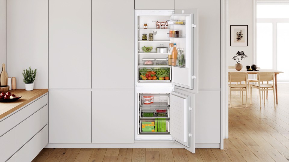 Bosch Serie 2 KIN86NSE0 Frigorifero Combinato da incasso 177,2 x 54,1 cm Classe E