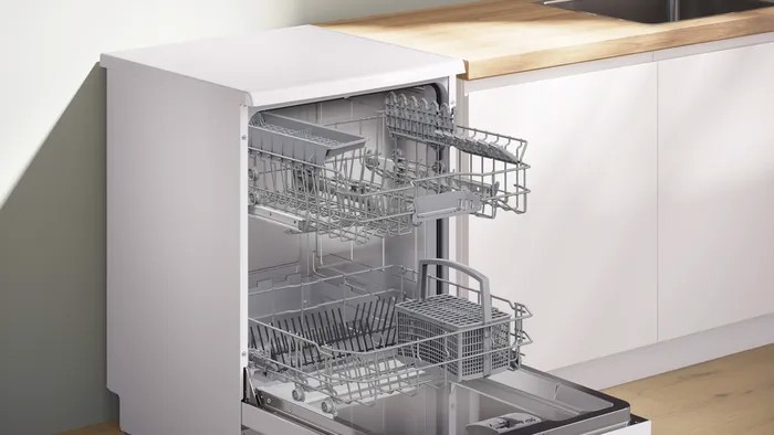 Bosch Serie 2 SMS2HTW06E lavastoviglie Libera installazione 13 coperti