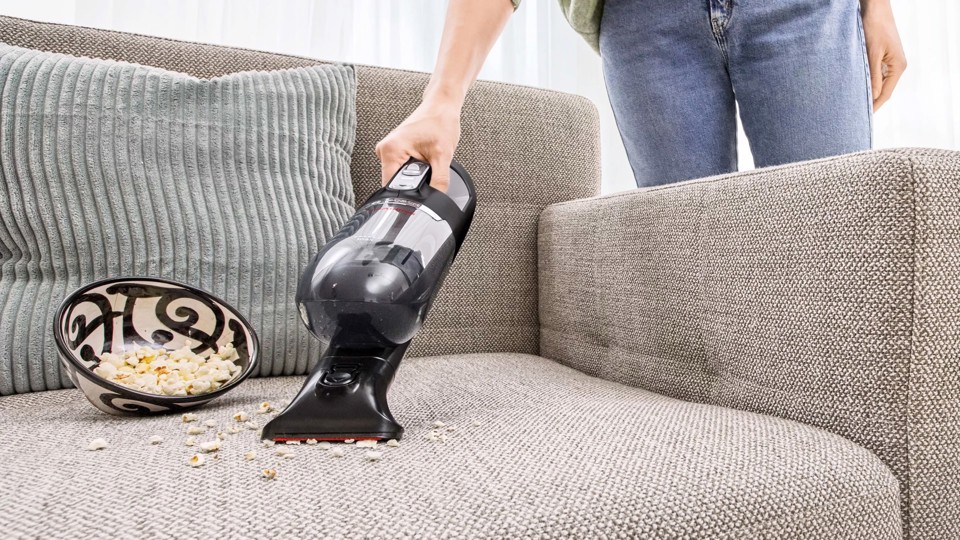 Bosch Serie 4 BBH3ZOO28 scopa elettrica Aspirapolvere a bastone Batteria Secco Senza sacchetto 0,4 L Nero, Rosso 2,15 Ah