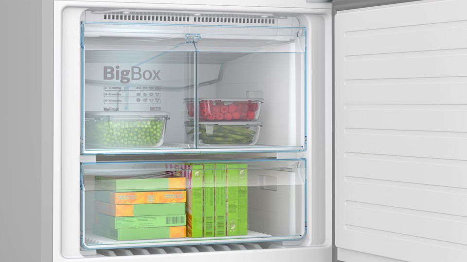 Bosch Serie 4 KGN76XIEP frigorifero con congelatore Libera installazione 526 L E Acciaio inox