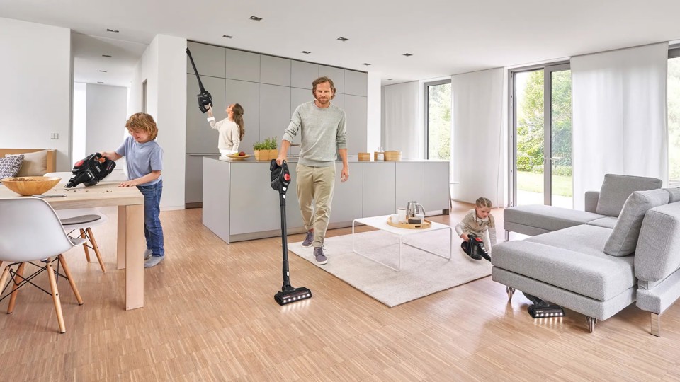 Bosch Serie 8 BCS82PWR25 scopa elettrica Aspirapolvere a bastone Batteria Secco Senza sacchetto 0,4 L Nero, Rosso 5 Ah