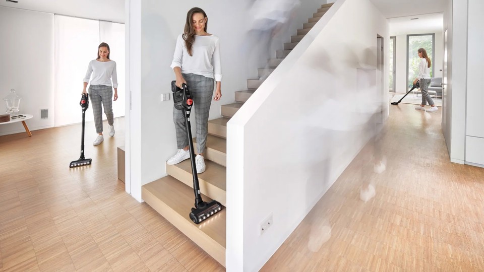 Bosch Serie 8 BCS82PWR25 scopa elettrica Aspirapolvere a bastone Batteria Secco Senza sacchetto 0,4 L Nero, Rosso 5 Ah