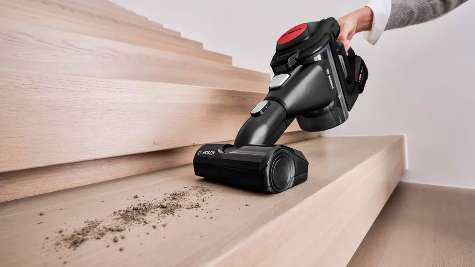 Bosch Serie 8 BCS82PWR25 scopa elettrica Aspirapolvere a bastone Batteria Secco Senza sacchetto 0,4 L Nero, Rosso 5 Ah