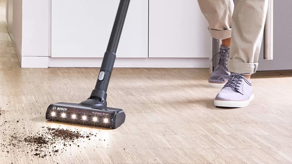 Bosch Serie 8 BCS82PWR25 scopa elettrica Aspirapolvere a bastone Batteria Secco Senza sacchetto 0,4 L Nero, Rosso 5 Ah