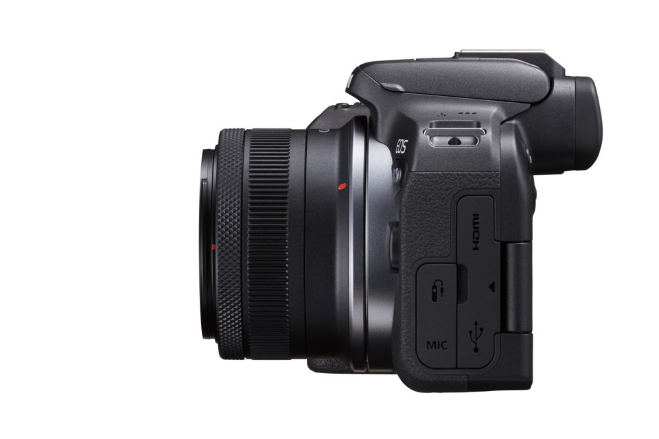 Canon EOS R10 + RF-S 18-45mm F4.5-6.3 IS STM + adattatore EF- R