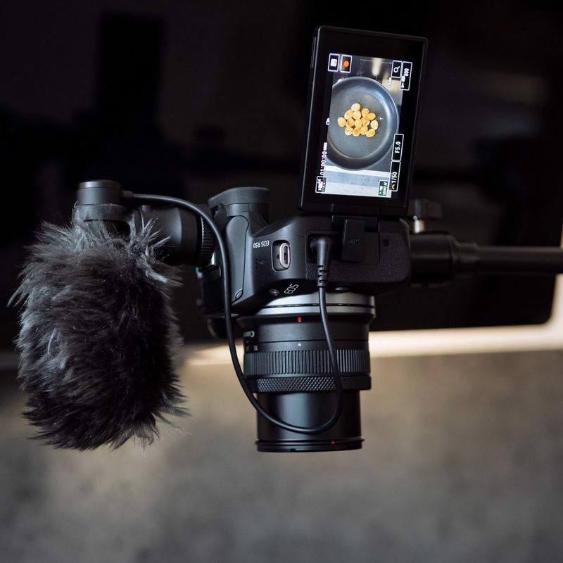 Canon EOS R50 Mirrorless Camera Content Creator Kit MILC 24,2 MP CMOS 6000 x 4000 Pixel Nero