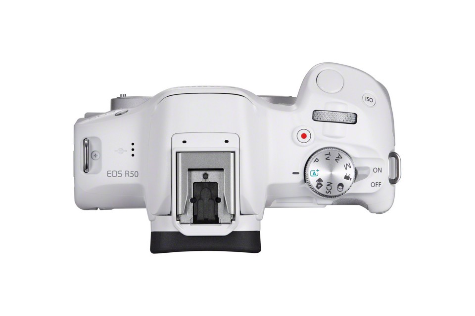 Canon EOS R50, White + RF-S 18-45mm F4.5-6.3 IS STM Kit MILC 24,2 MP CMOS 6000 x 4000 Pixel Bianco