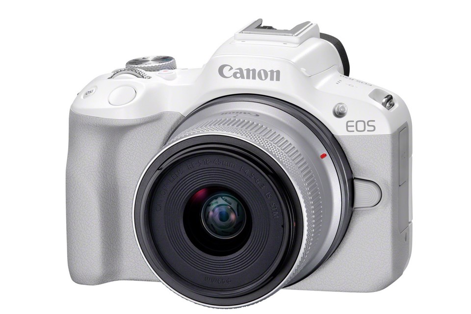 Canon EOS R50, White + RF-S 18-45mm F4.5-6.3 IS STM Kit MILC 24,2 MP CMOS 6000 x 4000 Pixel Bianco