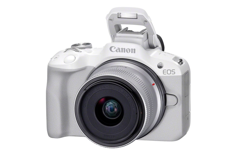 Canon EOS R50, White + RF-S 18-45mm F4.5-6.3 IS STM Kit MILC 24,2 MP CMOS 6000 x 4000 Pixel Bianco