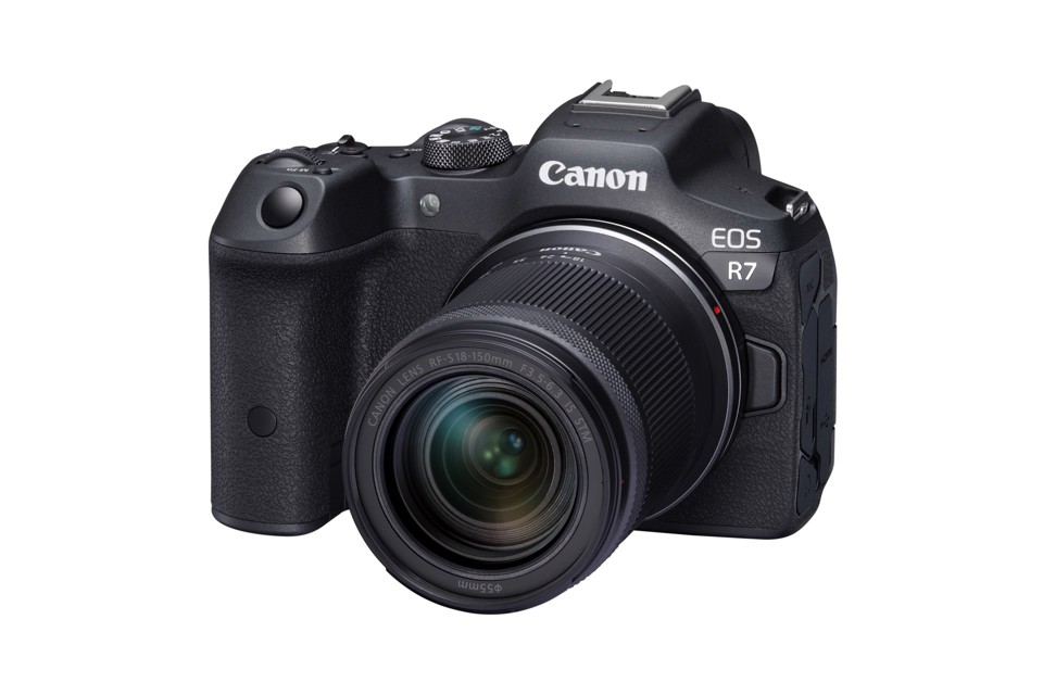 Canon EOS R7 + RF-S 18-150mm F3.5-6.3 IS STM + EF- R MILC 32,5 MP CMOS 6960 x 4640 Pixel Nero