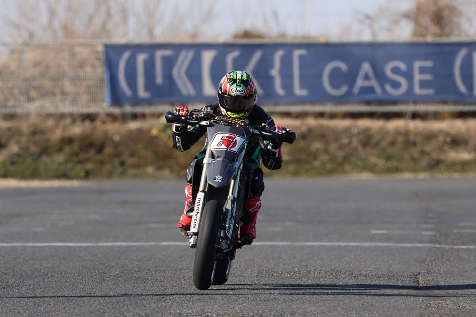 Canon EOS R7 + RF-S 18-150mm F3.5-6.3 IS STM + EF- R MILC 32,5 MP CMOS 6960 x 4640 Pixel Nero