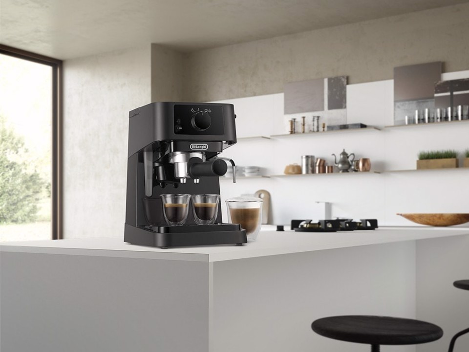 De’Longhi STILOSA - Macchina da Caffè Manuale Espresso e Cappuccino, Polvere e Cialde ESE, 1L, 1100W, Nero (EC235.BK)