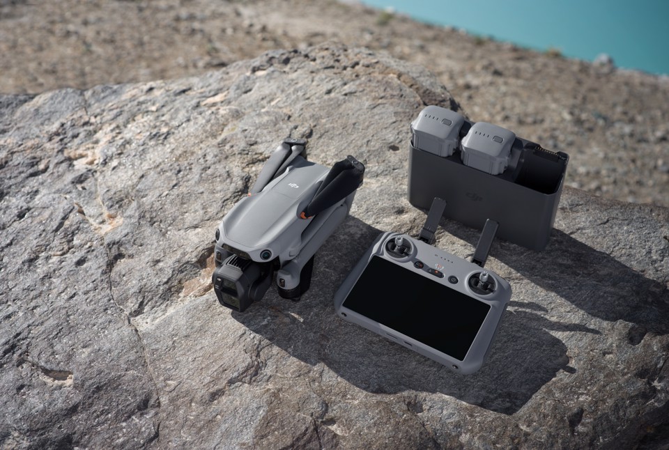 DJI Air 3s Fly More Combo 4 rotori Quadrirotore 50 MP 3840 x 2160 Pixel 4276 mAh Grigio