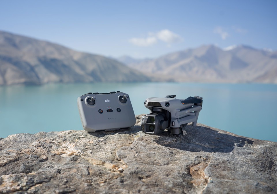 DJI Air 3s RC-N3 4 rotori Quadrirotore 50 MP 3840 x 2160 Pixel 4276 mAh Grigio