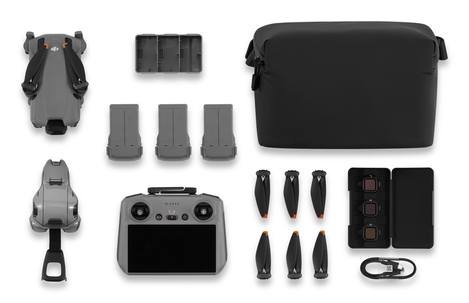 DJI Mini 5 Pro Fly More Combo (RC2) 4 rotori Quadrirotore 50 MP 3840 x 2160 Pixel 2788 mAh Nero, Grigio