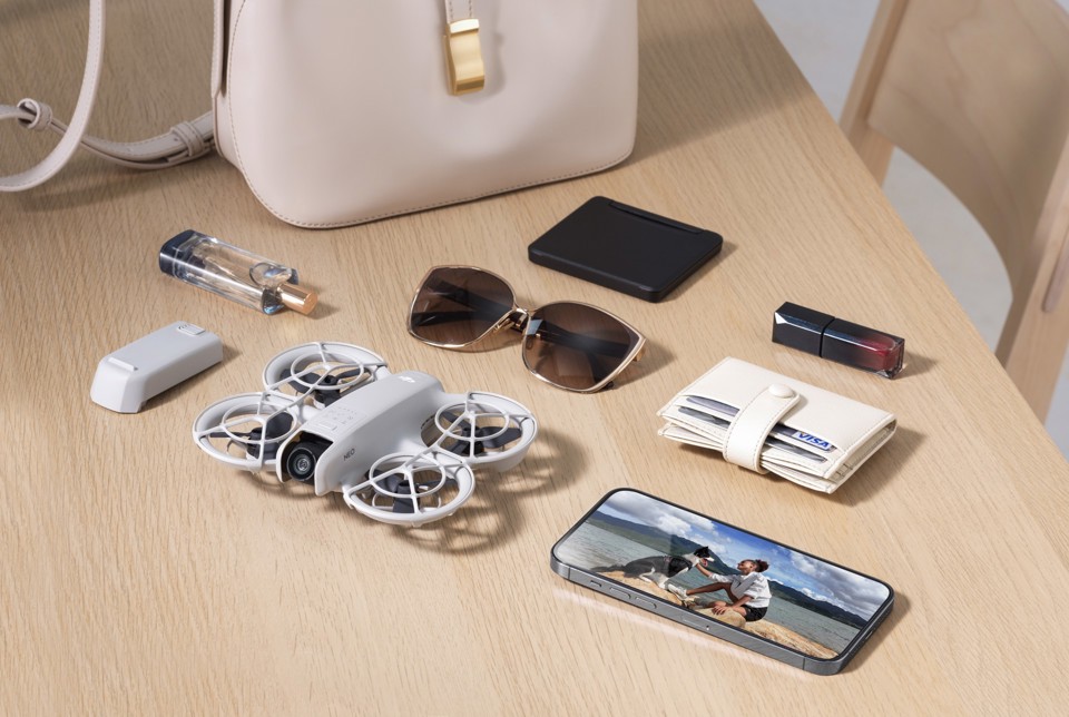 DJI Neo Fly More Combo 4 rotori Quadrirotore 12 MP 3840 x 2880 Pixel 1435 mAh Nero, Bianco