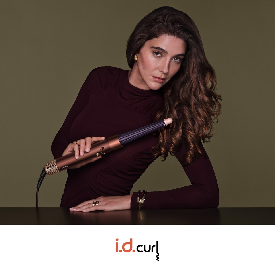 Dyson Airwrap i.d.™ capelli lisci e mossi