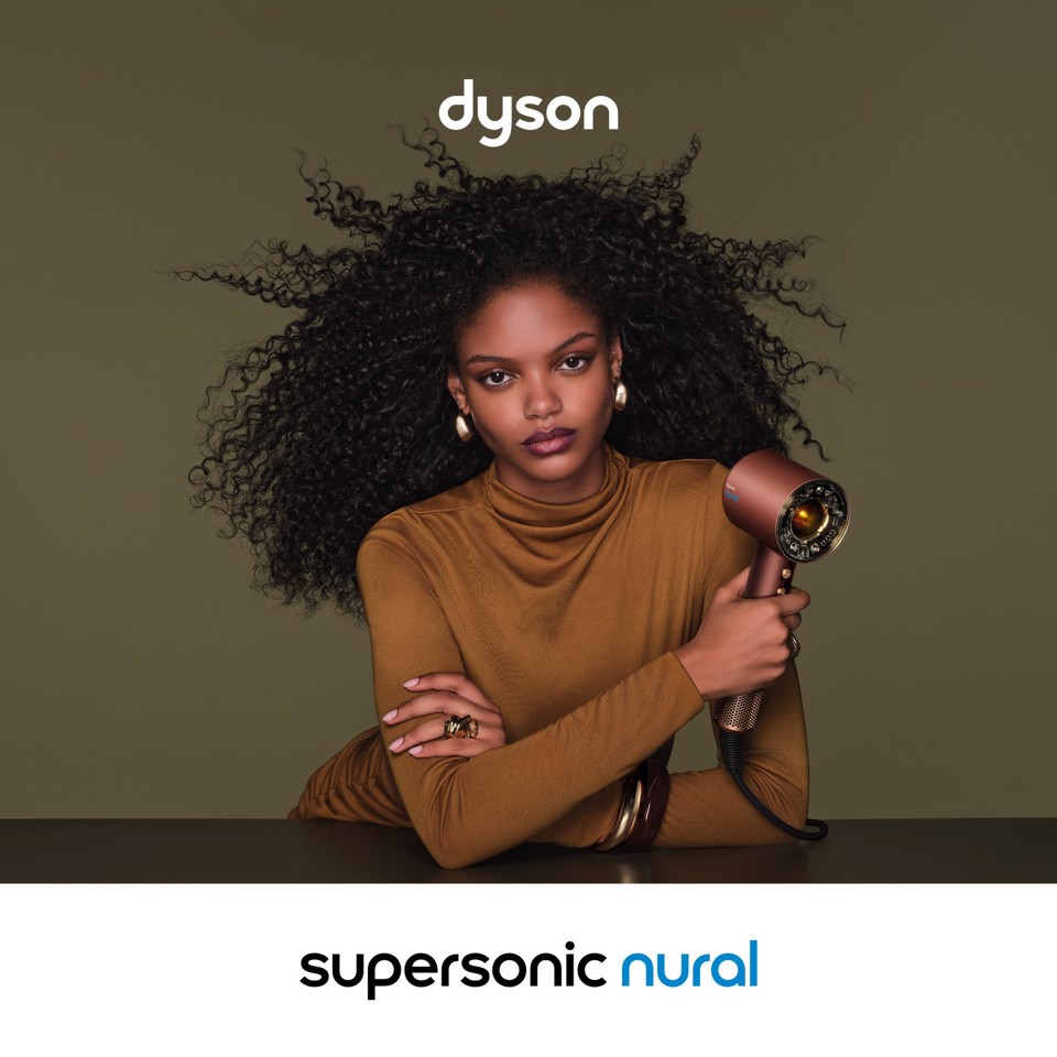 Dyson Supersonic Nural™ Capelli lisci e mossi