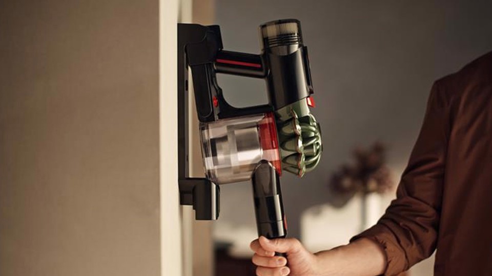 Dyson V8 Cyclone Aspirapolvere a bastone 2 in 1 Batteria Secco Senza sacchetto 0,54 L Nero