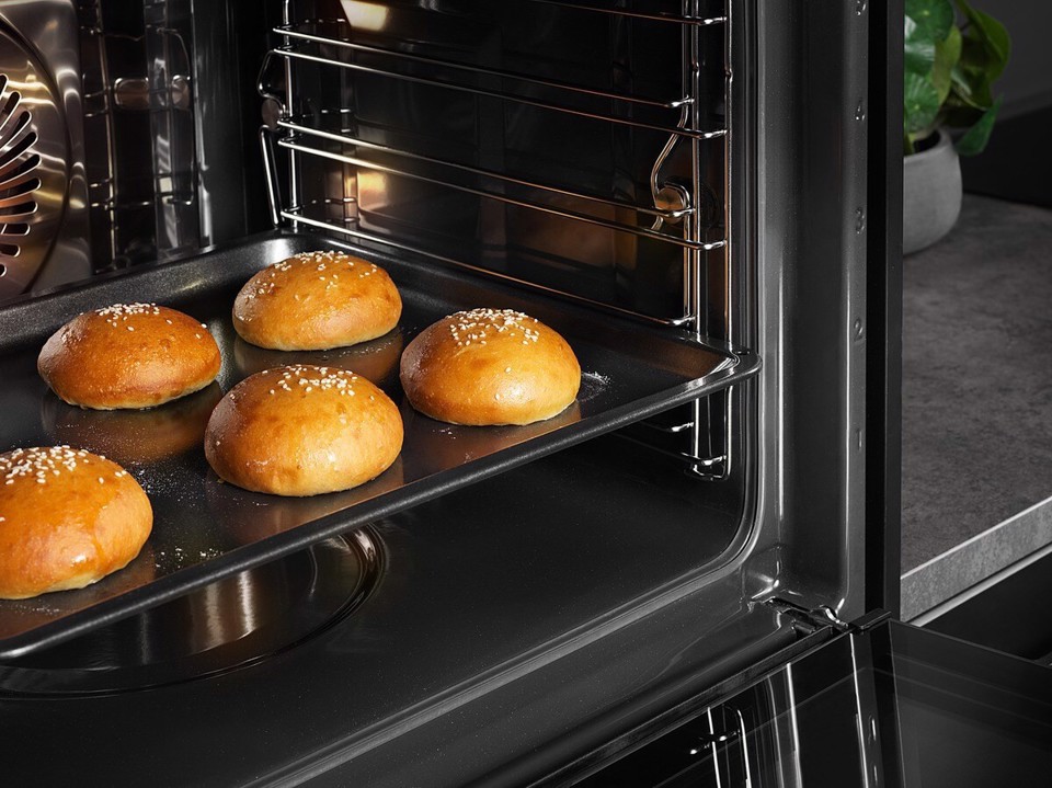 Electrolux ACCESSORI FORNO A9OOAF11 Teglia Easy to clean con ivestimento in ceramica antiaderente.