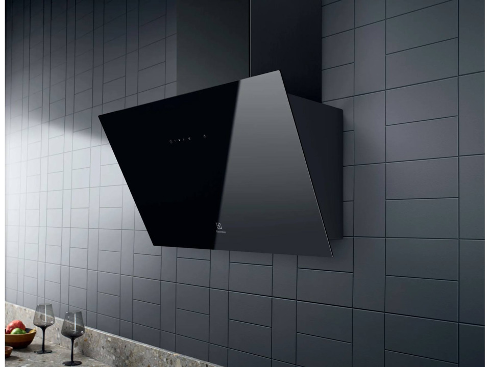Electrolux Cappa Camino Decorativo Verticale Classe C 60 Cm LFV436K