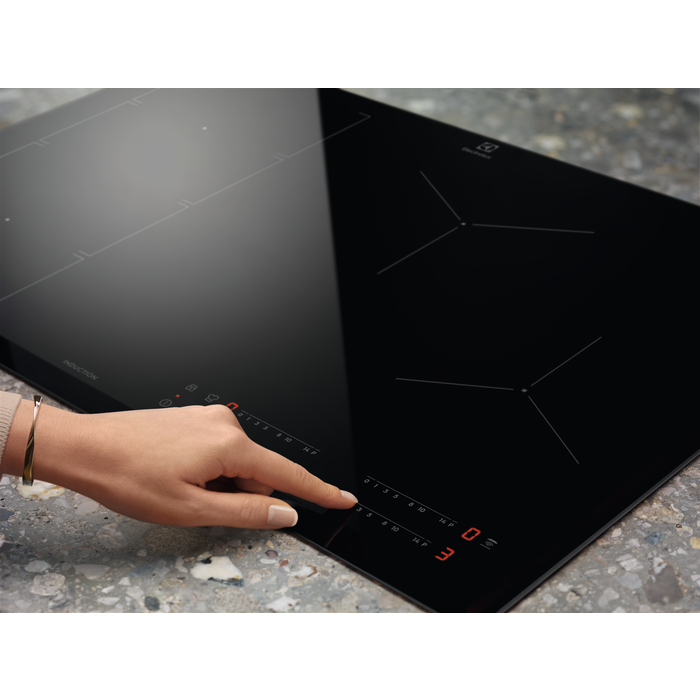 Electrolux EIS62449C Nero Da incasso 60 cm A induzione 4 Fornello(i)