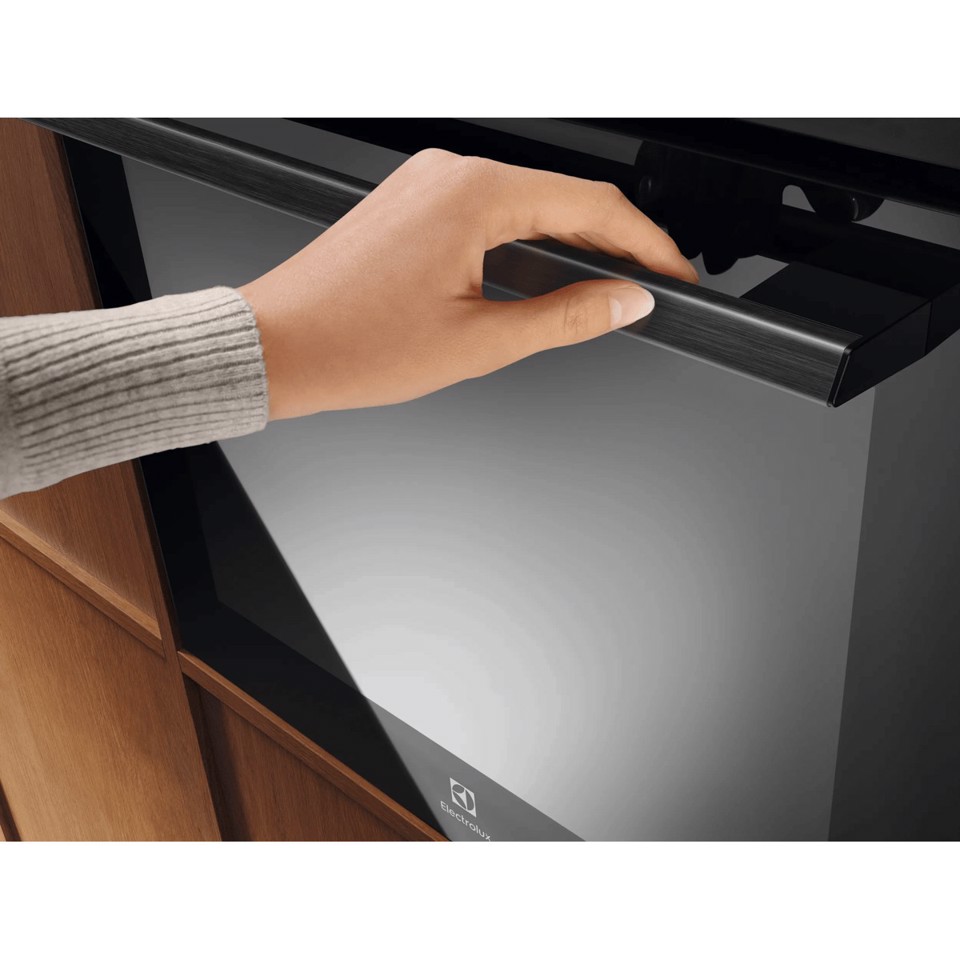 Electrolux Forno Incasso Pirolitico - Pizza Expert Classe A++ 60 Cm EOX8P08WH